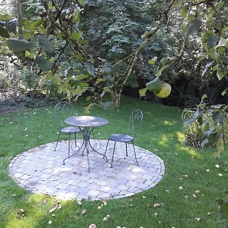 Holiday home Au Jardin De Camille